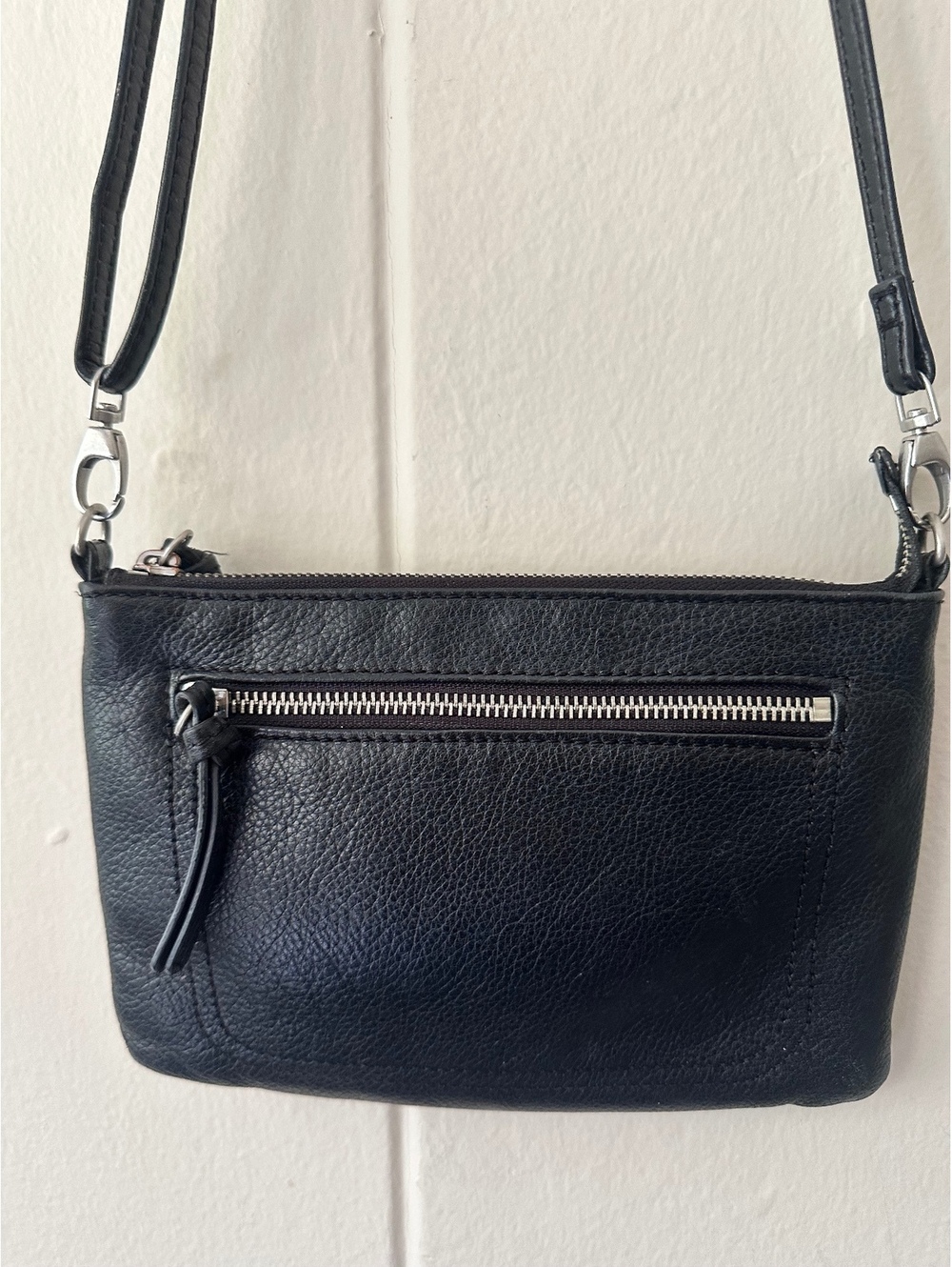J.Jill Black Pebbled Leather Adjustable Crossbody Bag Purse Clutch Minimalist